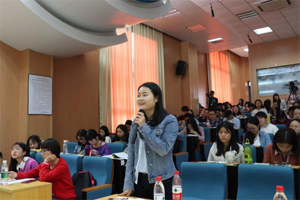 学生积极提问